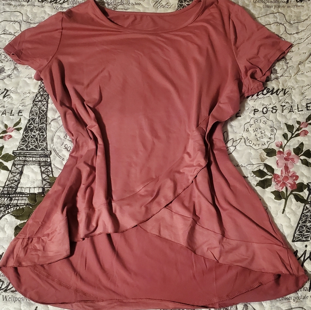 Asymmetrical Ruffle-Hem T-Shirt. Rouge. L. - Picture 7 of 10